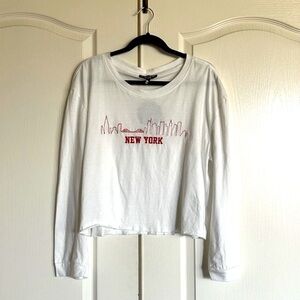 Love, Peace & Lazy Days New York embroidered long sleeve cropped top‎ size XL